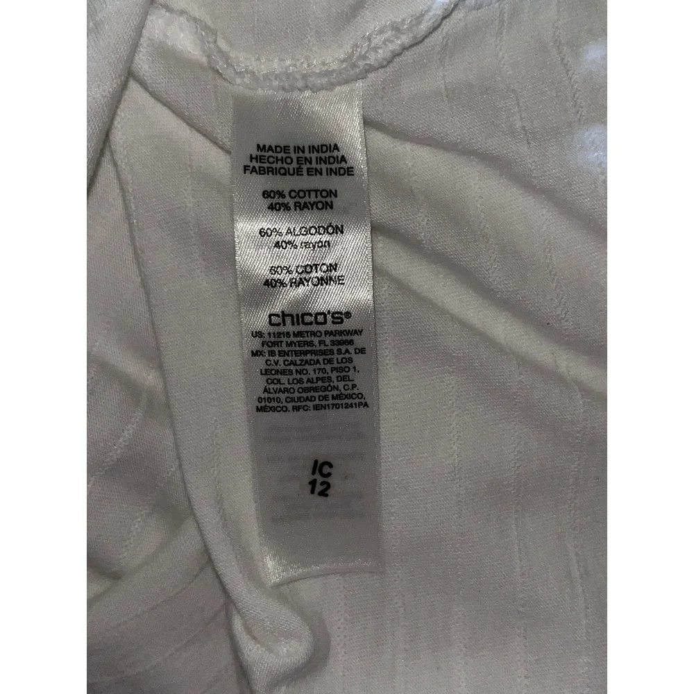 Chicos White V-Neck Short Sleeve Slub Texture Cotton Blend Top Size 2 Large‎